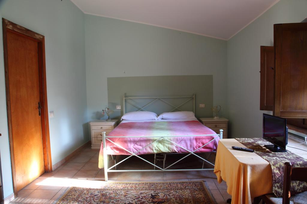 Il Vecchio Mulino Villa Massa Martana Room photo